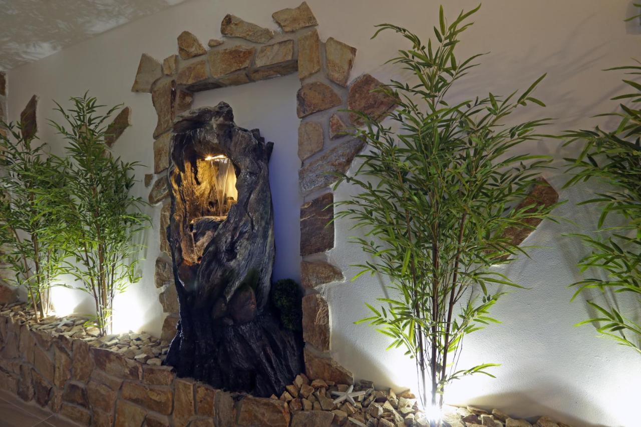 Wellness Penzion Kristýna - Áčko Hrádek nad Nisou Esterno foto