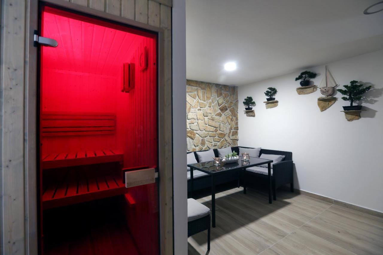 Wellness Penzion Kristýna - Áčko Hrádek nad Nisou Esterno foto