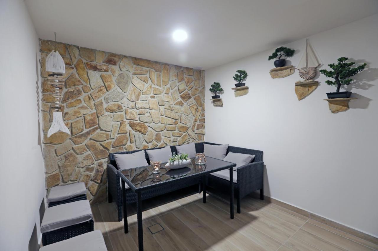 Wellness Penzion Kristýna - Áčko Hrádek nad Nisou Esterno foto