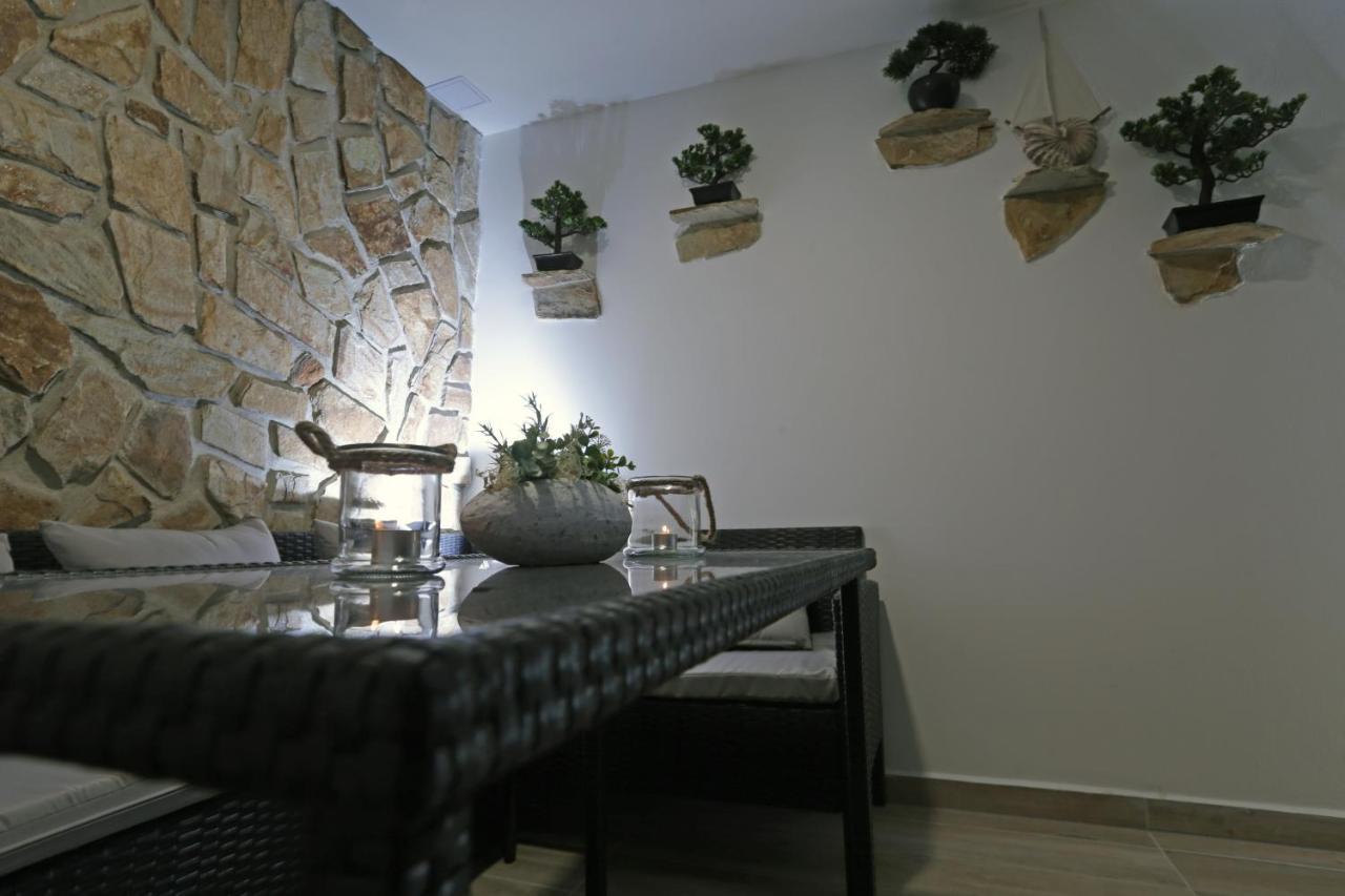 Wellness Penzion Kristýna - Áčko Hrádek nad Nisou Esterno foto