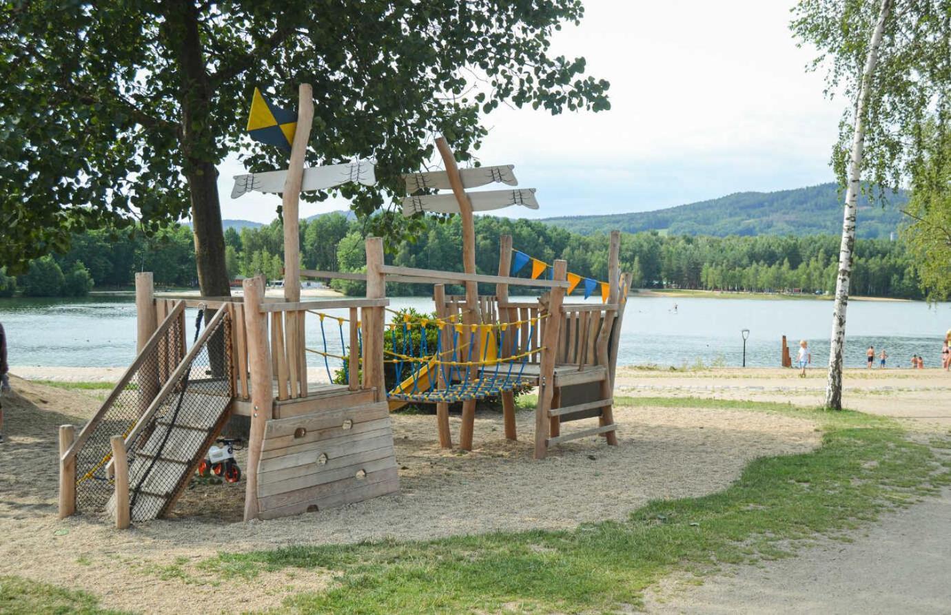 Wellness Penzion Kristýna - Áčko Hrádek nad Nisou Esterno foto