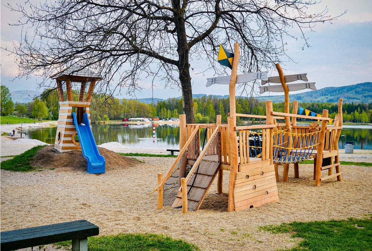 Wellness Penzion Kristýna - Áčko Hrádek nad Nisou Esterno foto