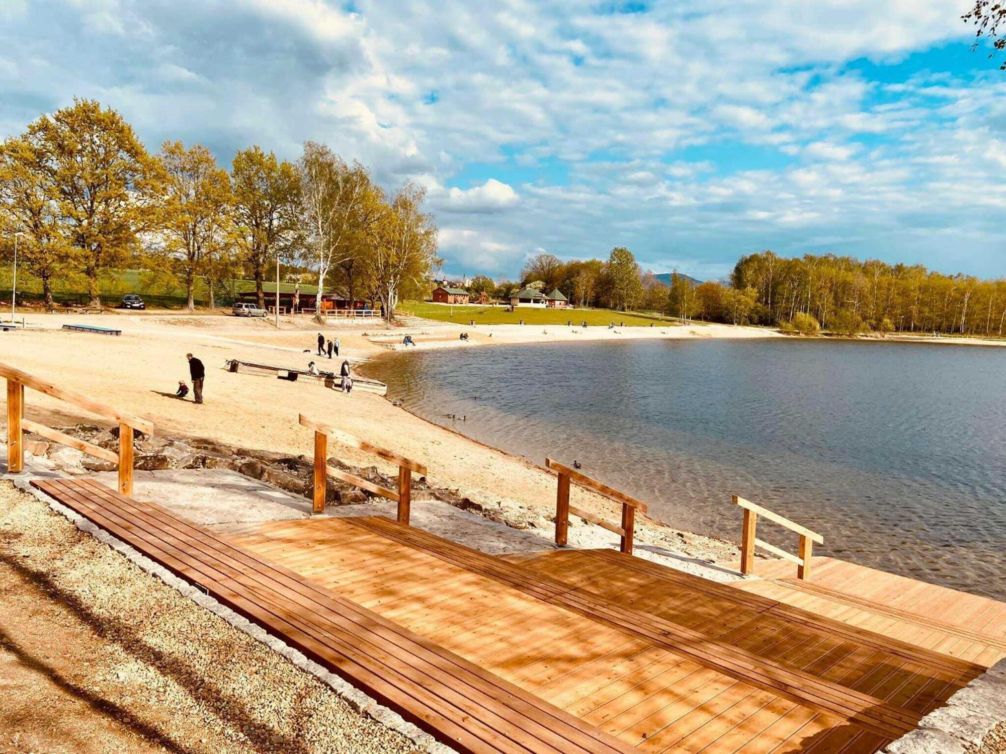 Wellness Penzion Kristýna - Áčko Hrádek nad Nisou Esterno foto